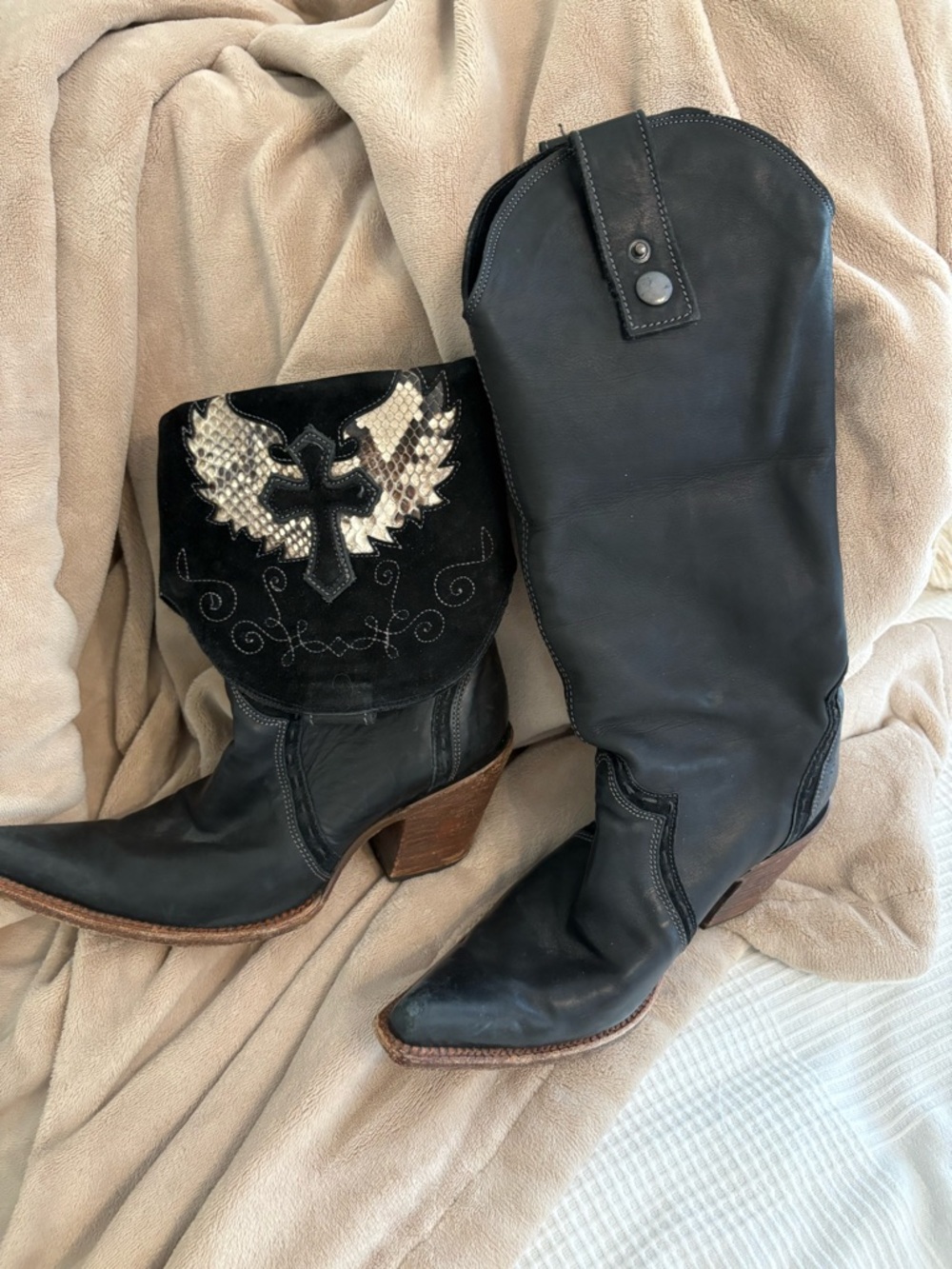 Corral Women's Black Leather Western Boots with Embroidered Suede Shaft